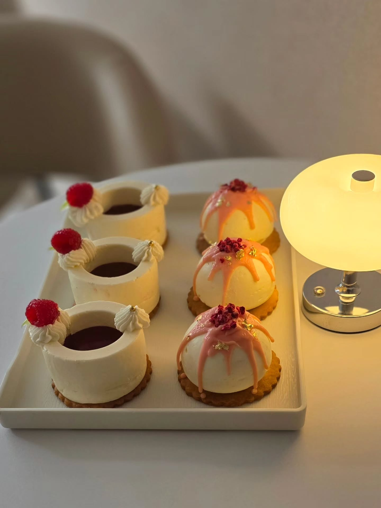Муссовые пирожные с золотом - SweetByKim